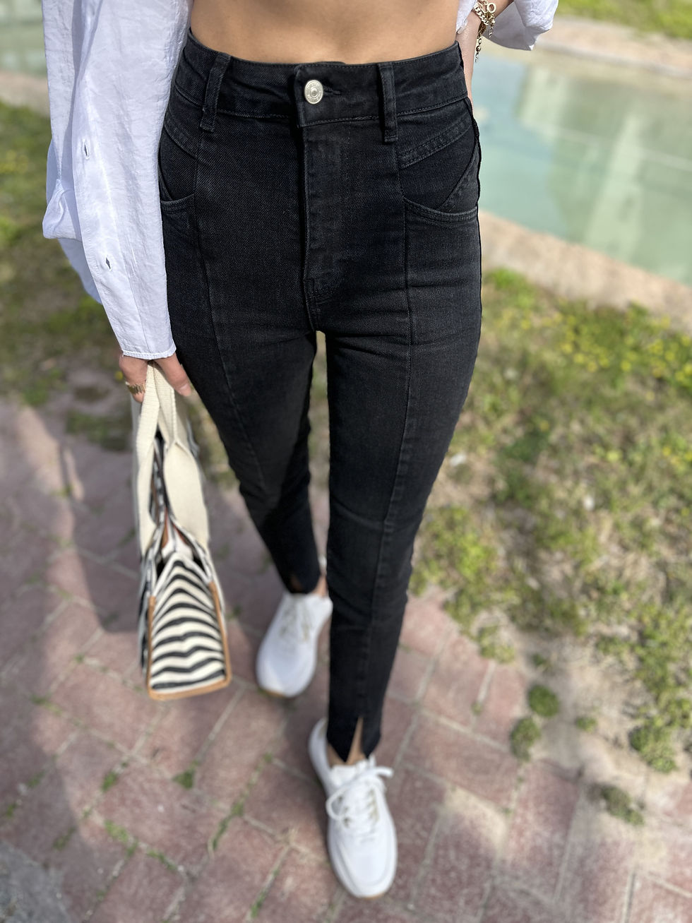 DİKİŞ VE YIRTMAÇ DETAYLI YÜKSEK BEL JEAN