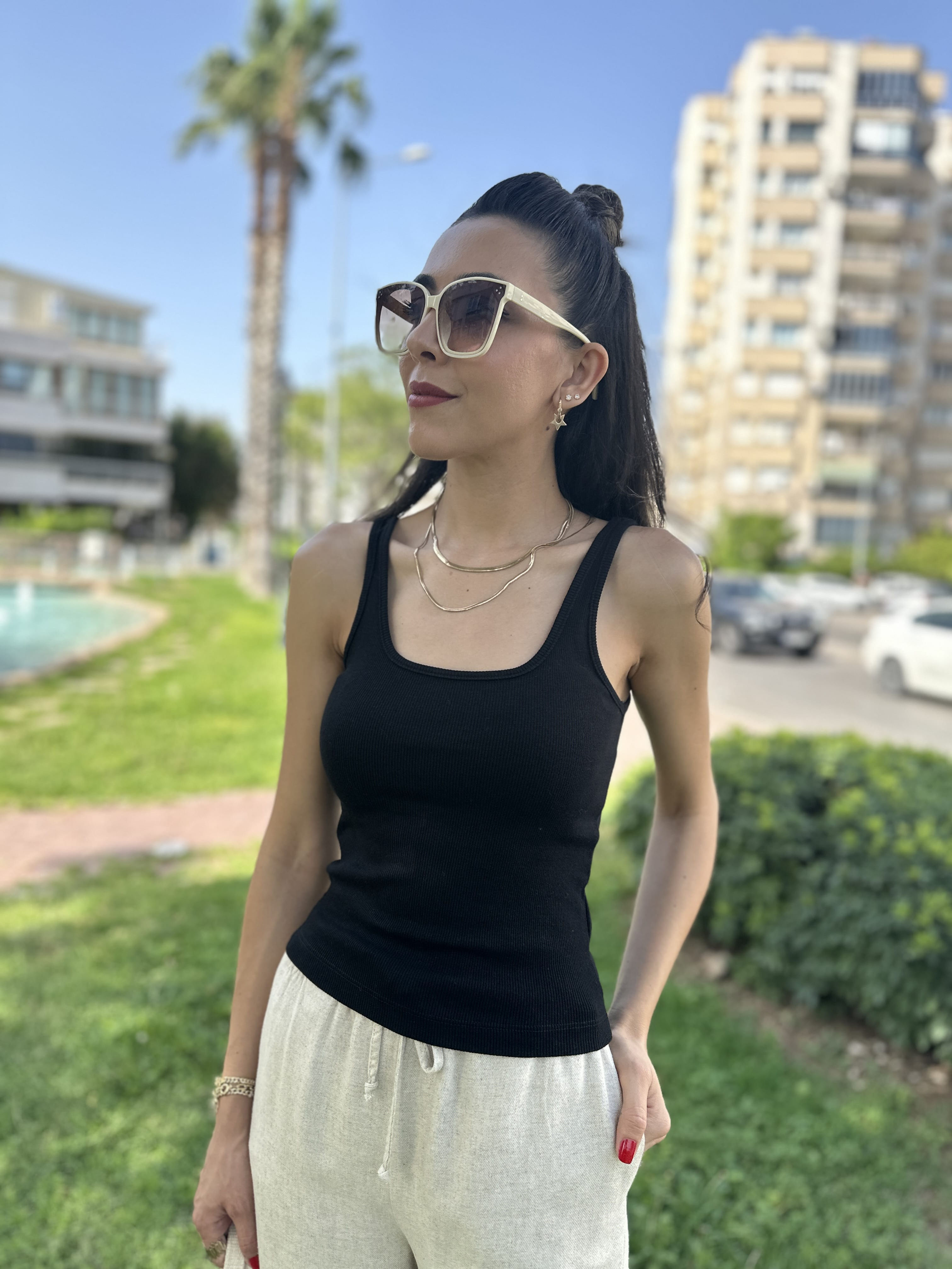 ÖN VE ARKASI U YAKA FİTİLLİ ATLET SİYAH