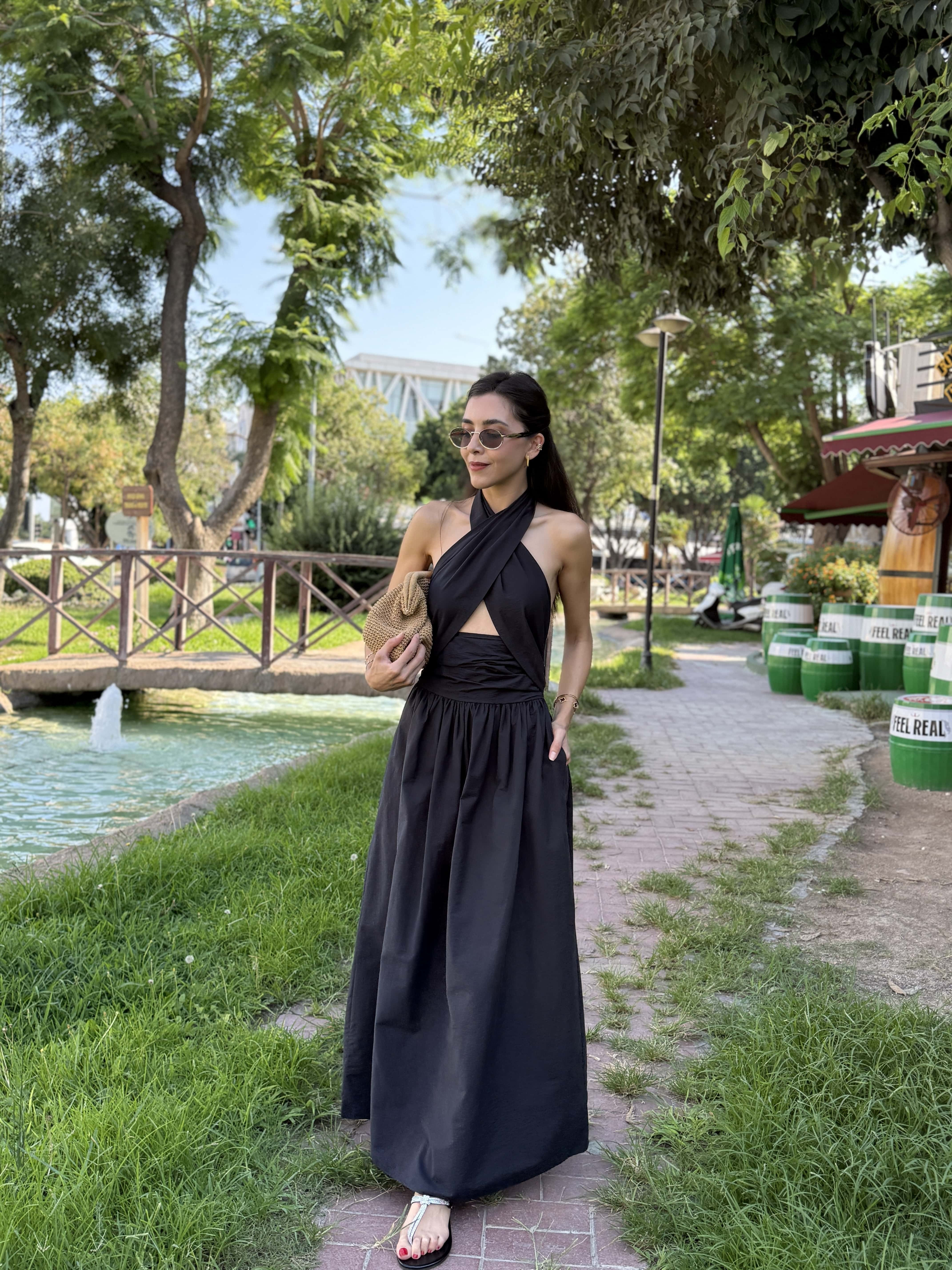 BOYUNDAN BAĞLAMALI MİDİ ELBİSE