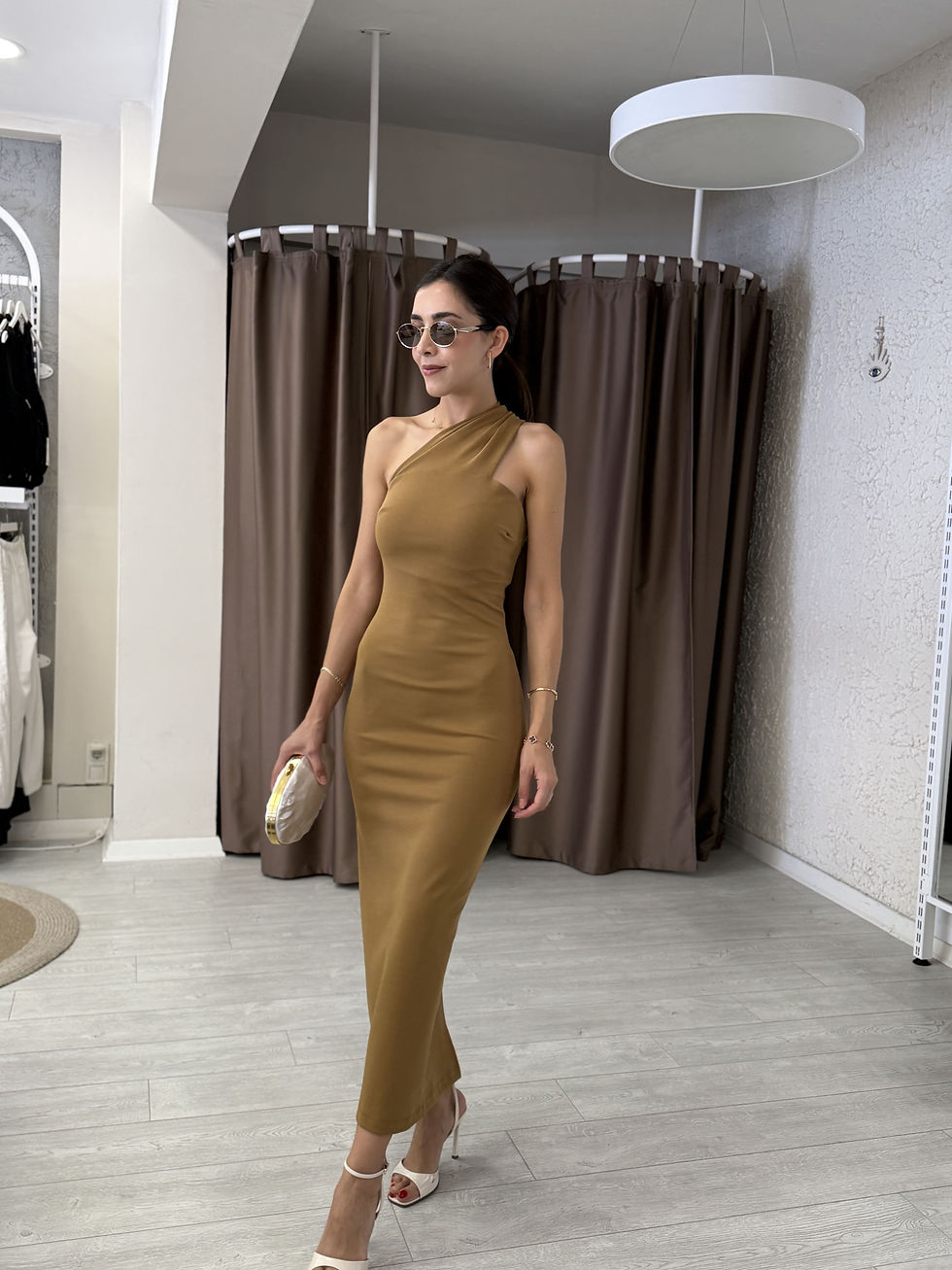 OMUZ DETEYLI MİDİ ELBİSE