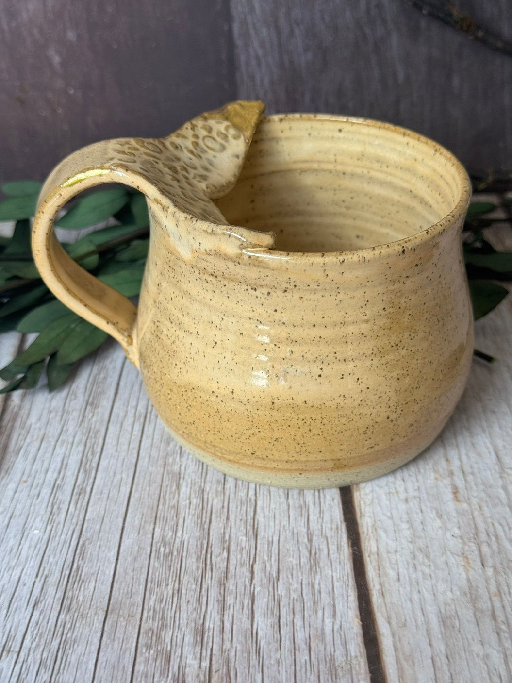 Whale tail handle mug - Orange