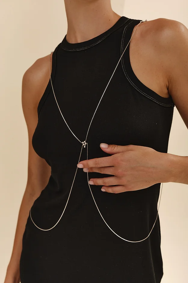 Minimalist transforming body chain