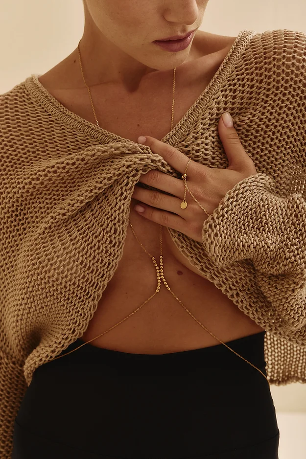 Body chain with sweater