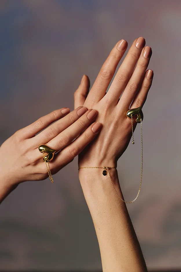 Transforming bracelet with heart
