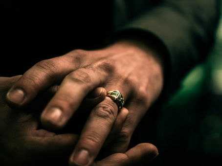 Чоловічі ювелірні вироби: що подарувати хлопцеві?