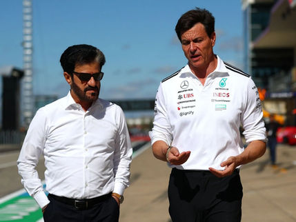 Mesin Mercedes Terancam Dilarang? FIA Dihadapi Dua Keputusan Sulit