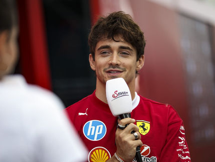 “Saya Mencintai Tim Ini,” Respon Leclerc Terhadap Rumor Kepergiannya Dari Ferrari