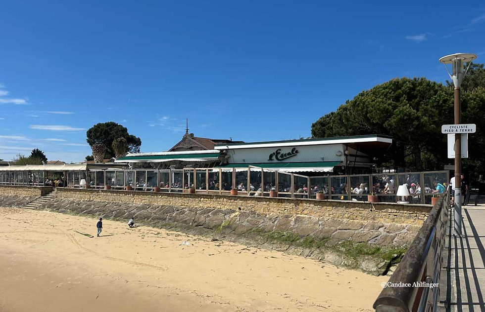 L'Escale Restaurant Overlooking the Water
