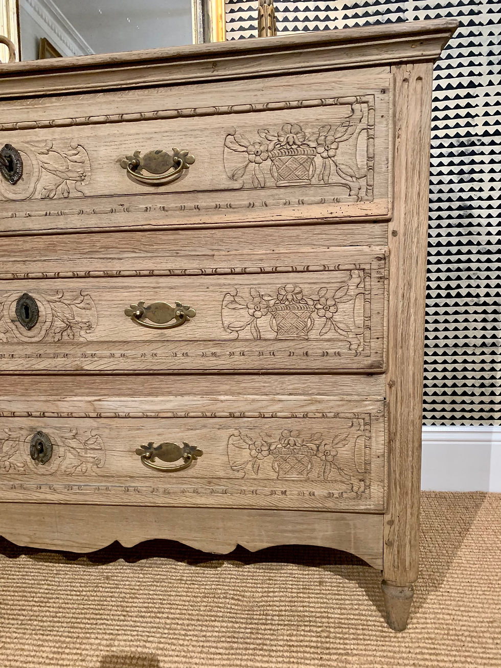 Thumbnail: Oak Chest of Drawers