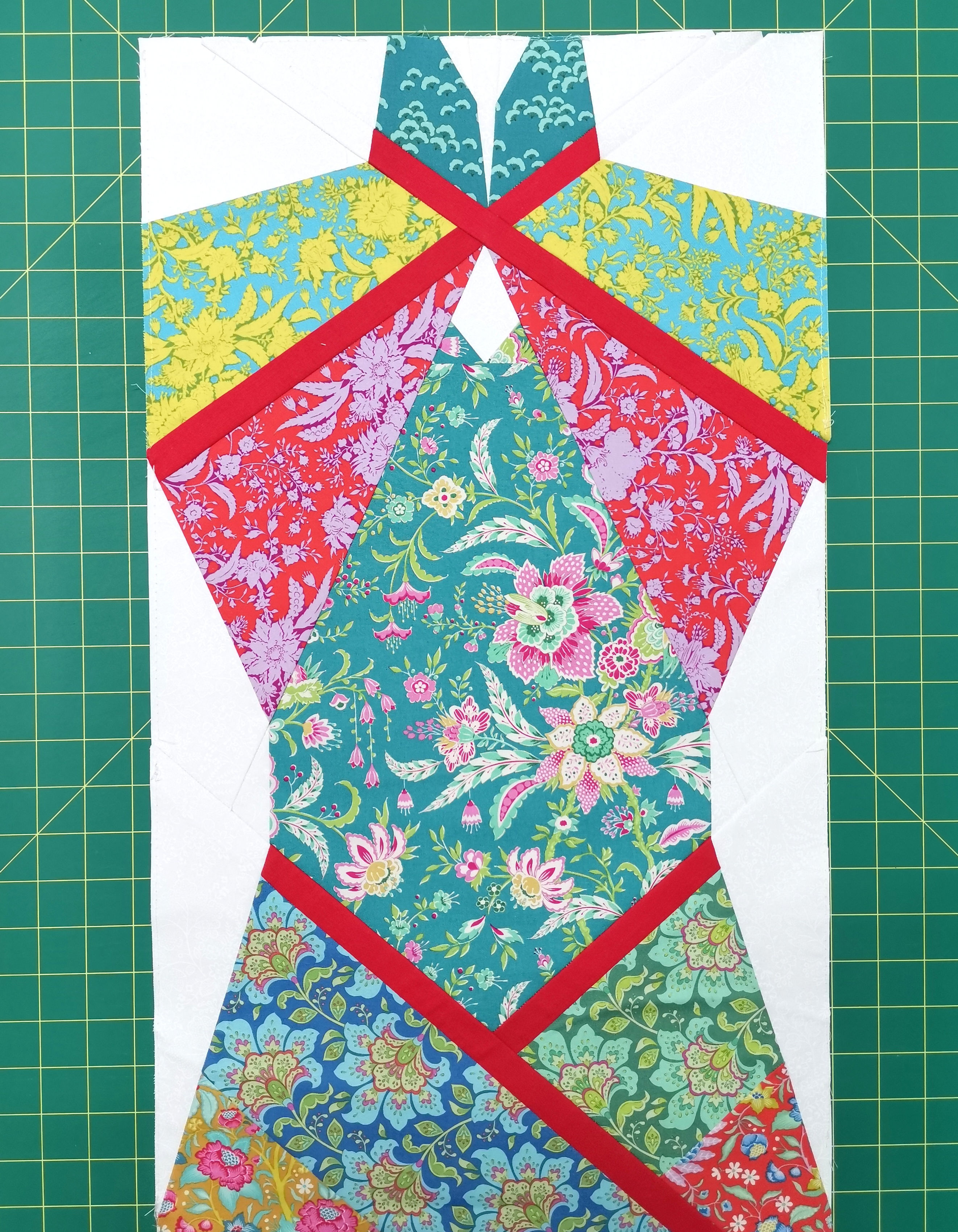 Cheongsam / Qipao Quilt Block (Version 2) - Paper Piecing Pattern