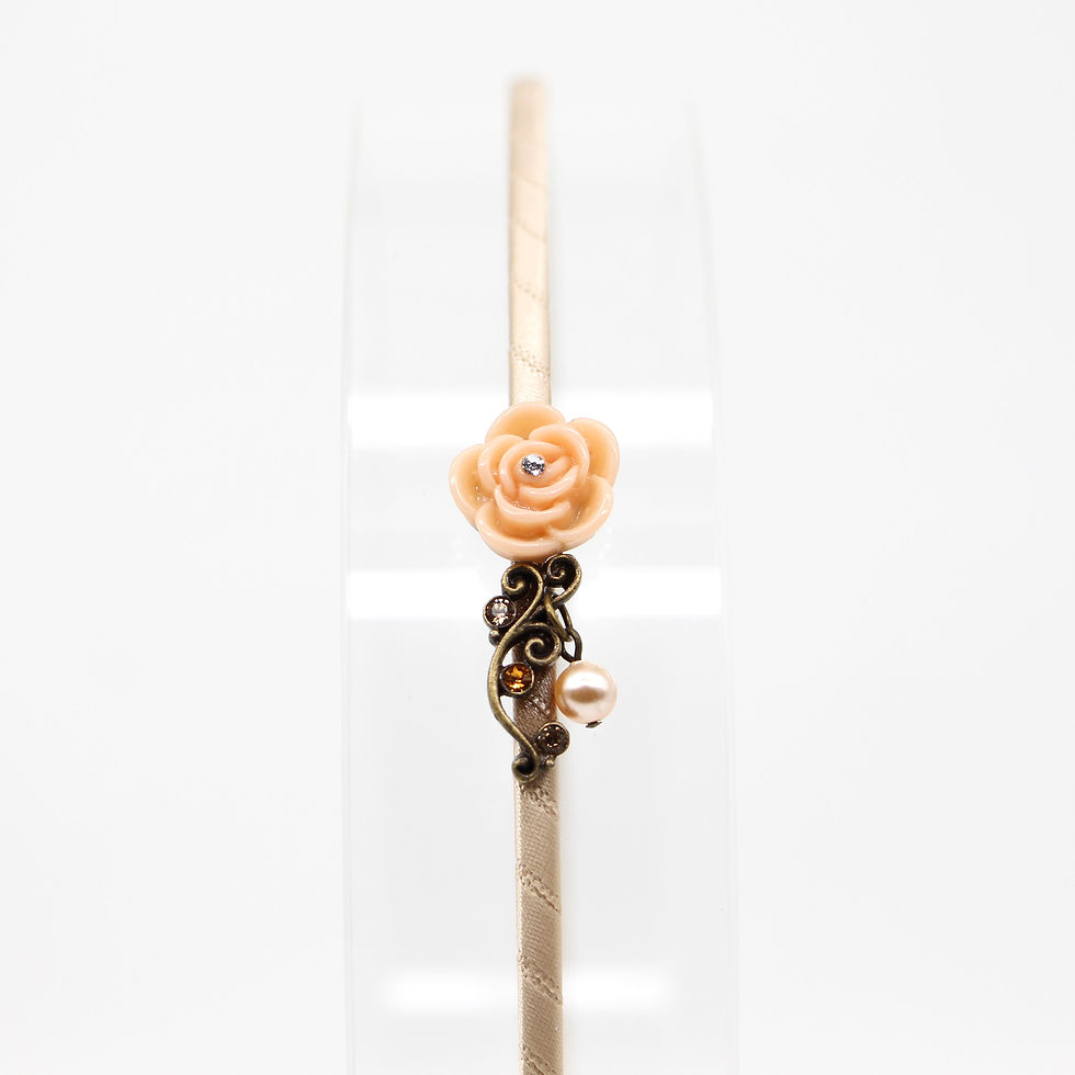 Thumbnail: Hairband with Carnation and Pearl