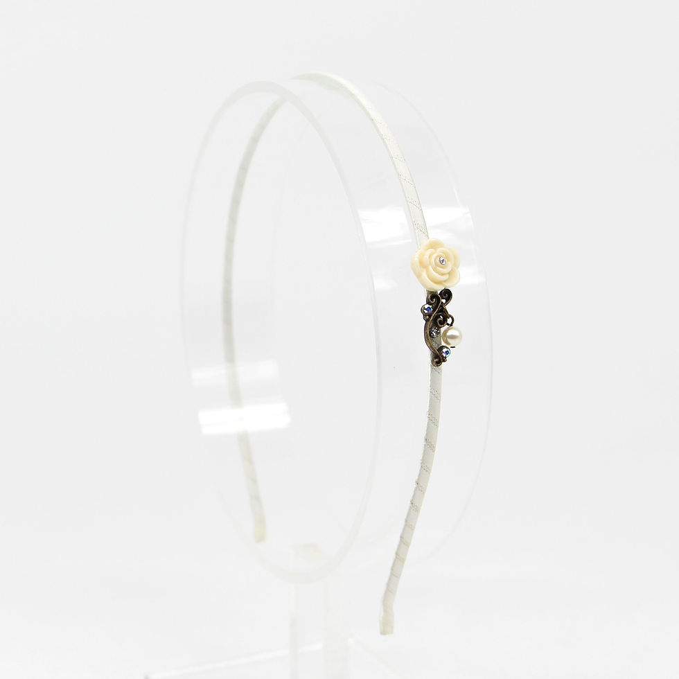 Thumbnail: Hairband with Carnation and Pearl