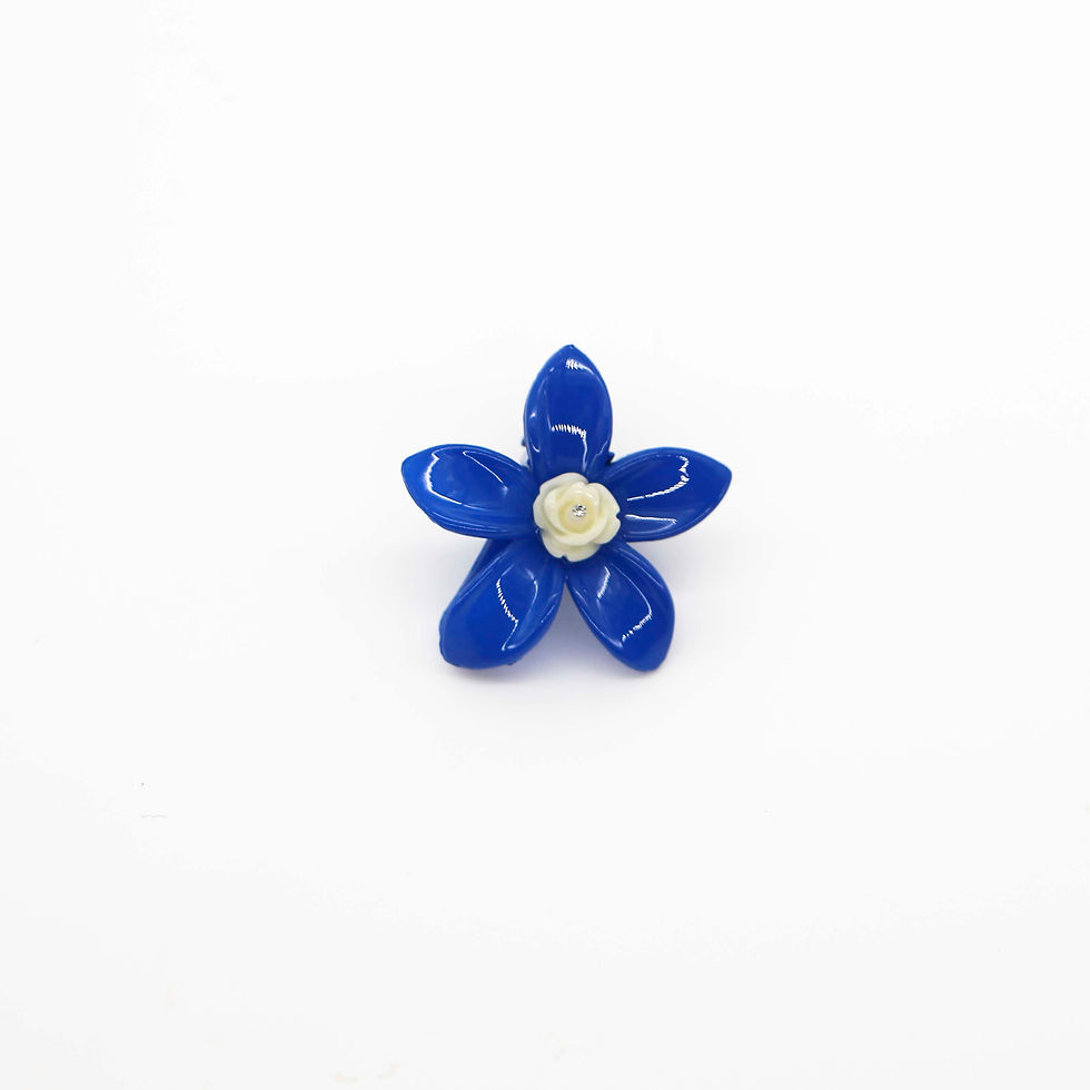 Thumbnail: Lily Alligator Clip with Rose Bud