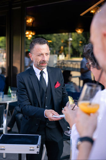 magicien close-up ladruze sébastien 