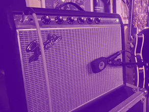 Guitar amplifier and microphone