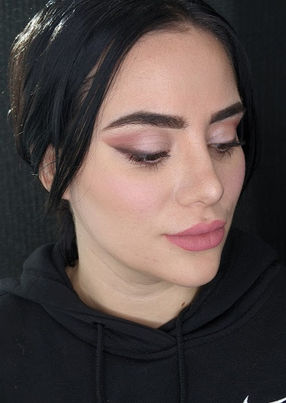 Soft Glam with Irem