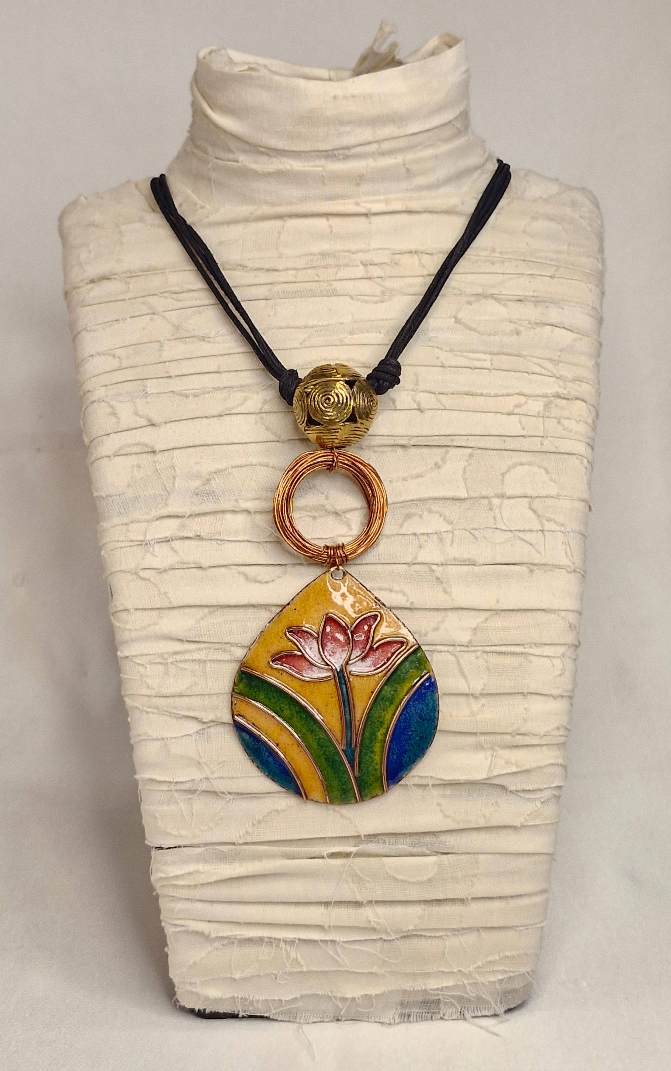 HANDCRAFTED FUSION NECKLACE
