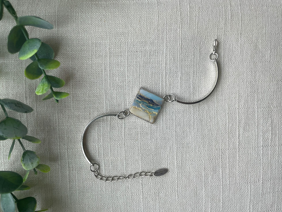Thumbnail: Seaglass Bracelet Gold & Blue 
