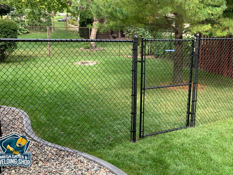Link Fence Services | How to select the right gate for your link fence?