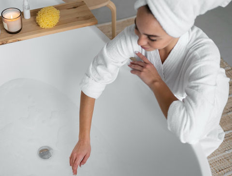 young-woman-preparing-her-bath-2_edited_edited.jpg