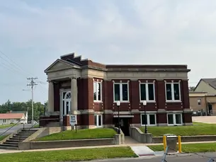 Macon Mo city library