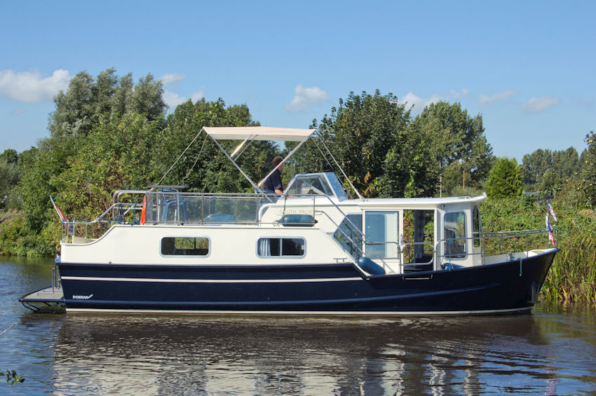 Doerak LX 950 Salon van Holiday Boatin Doerak in Sneek