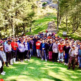 PRESIDENTE MUNICIPAL ENCABEZA FAENA PARA REHABILITAR CAMINO AL CRISTO DE LA MONTAÑA