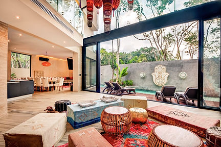 Luxurious-linving-room