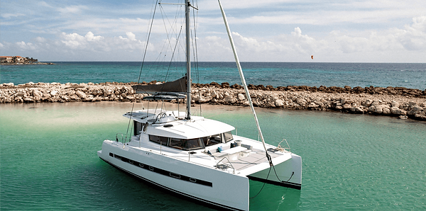 40catamaranbali.png