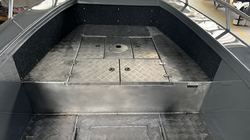 Casting deck w livewell