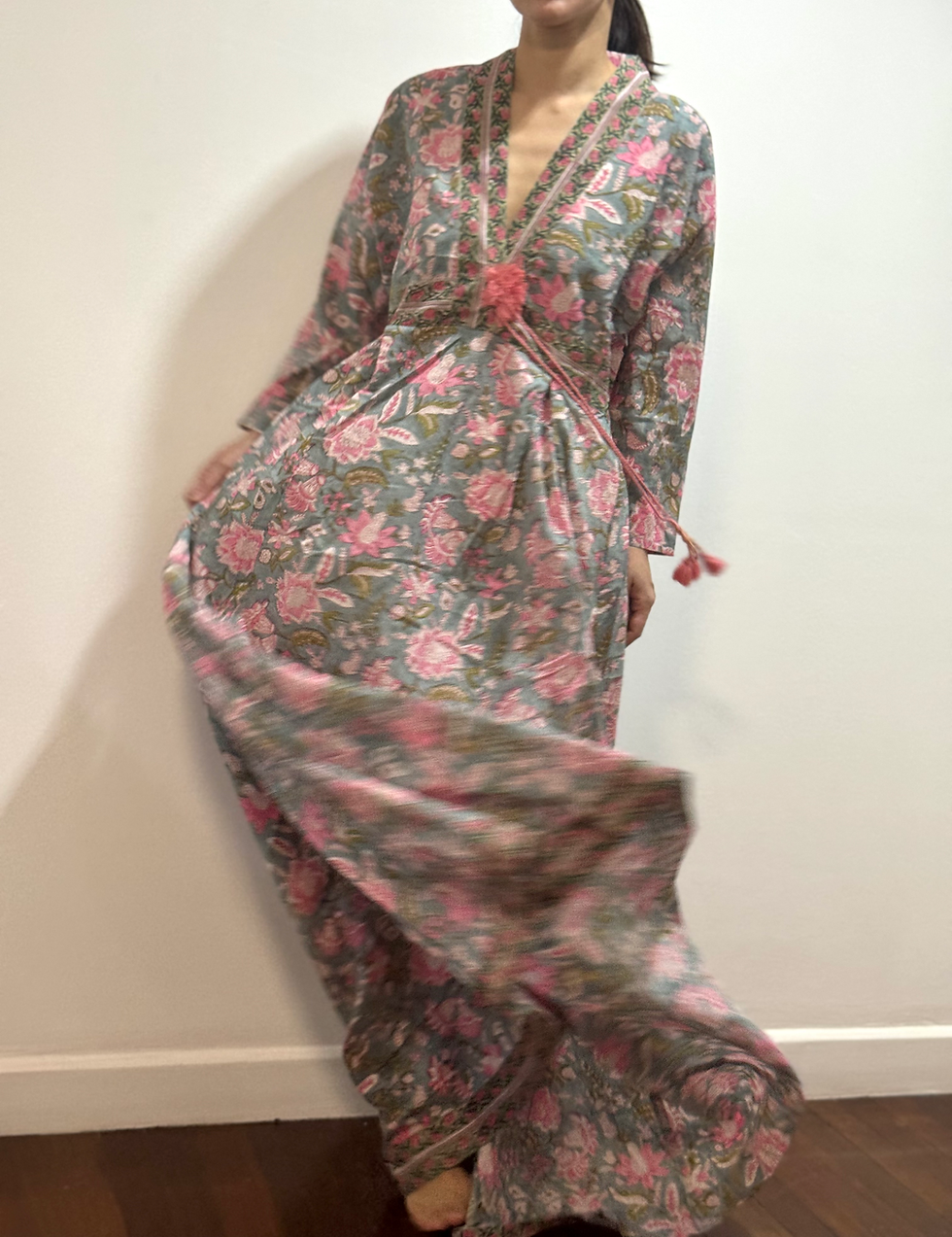 Thumbnail: Long Sleeves Maxi Dress in Gray and Pink Flora
