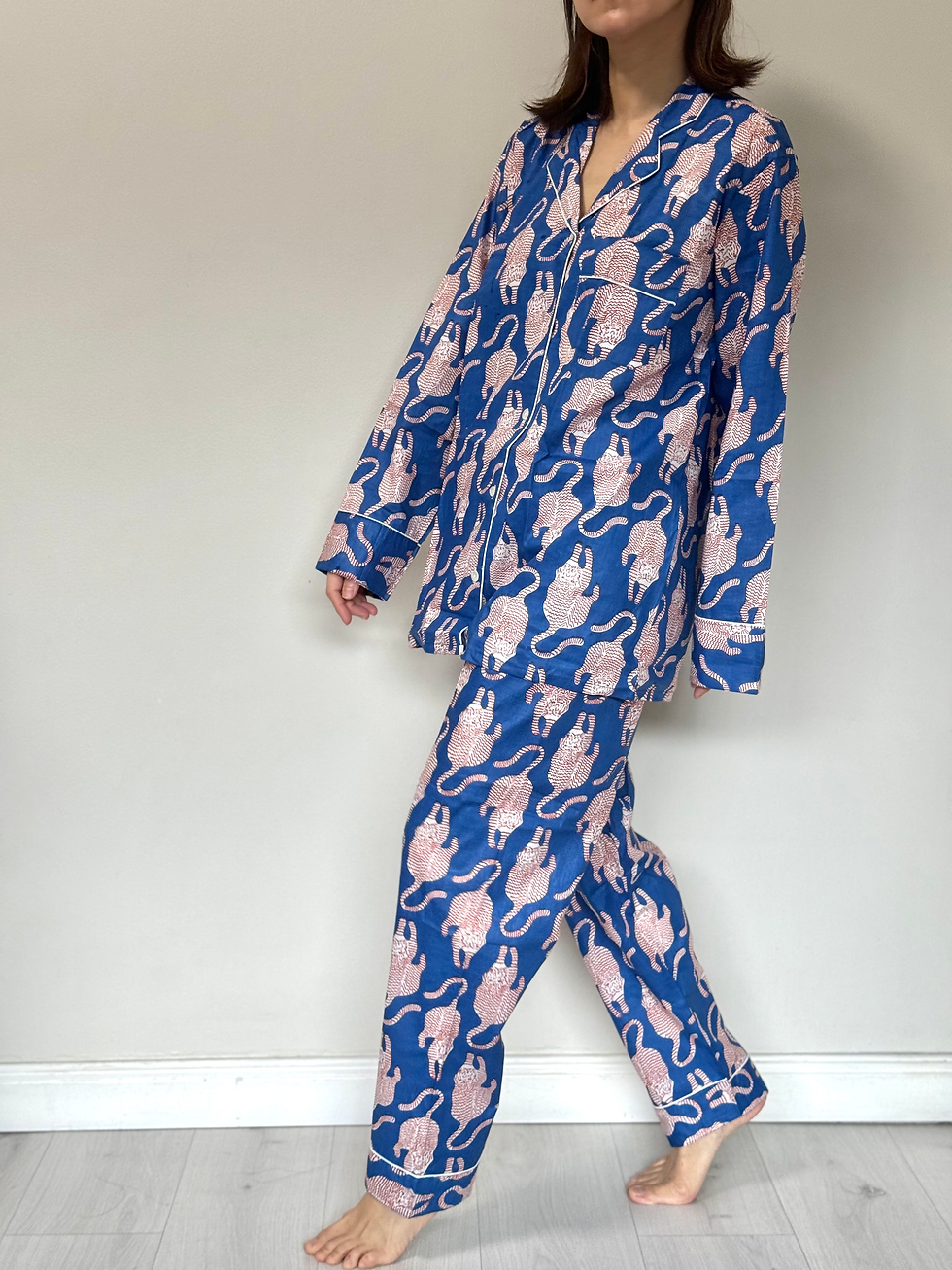 Thumbnail: Long Pajama Set in Cobalt Tiger Print