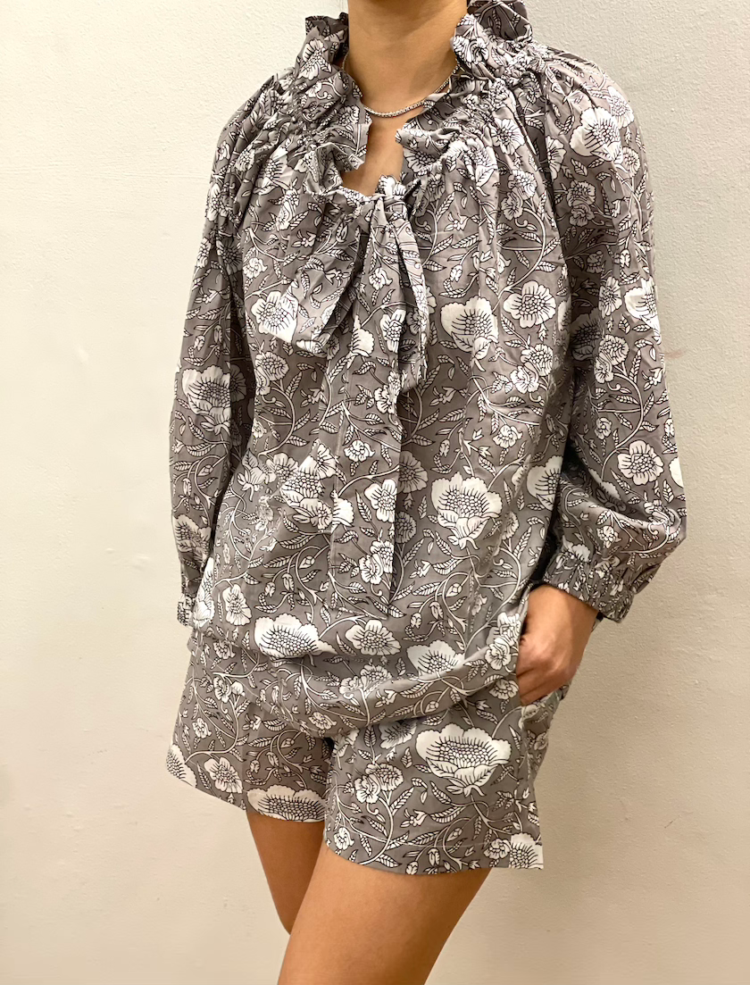 Thumbnail: Ruffle Top and Shorts Set in Taupe and White Vinyl Flowers