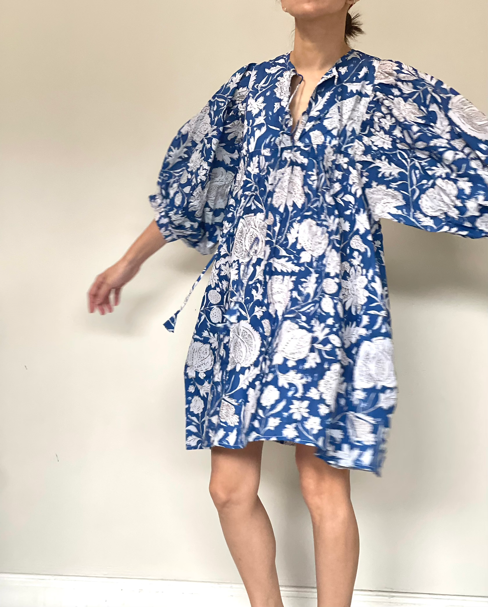 Thumbnail: Mini Dress in Blue and White Wild Flora 9