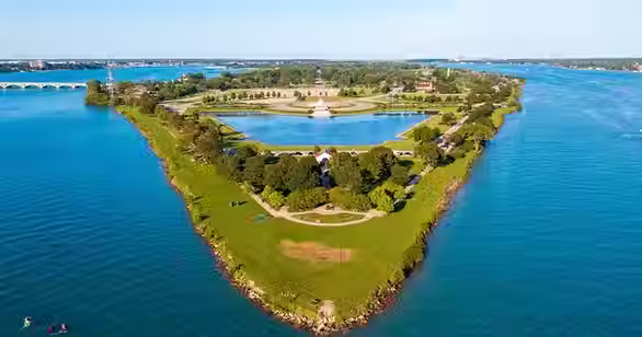 belle-isle-park-in-the-detroit-river-michigan.avif