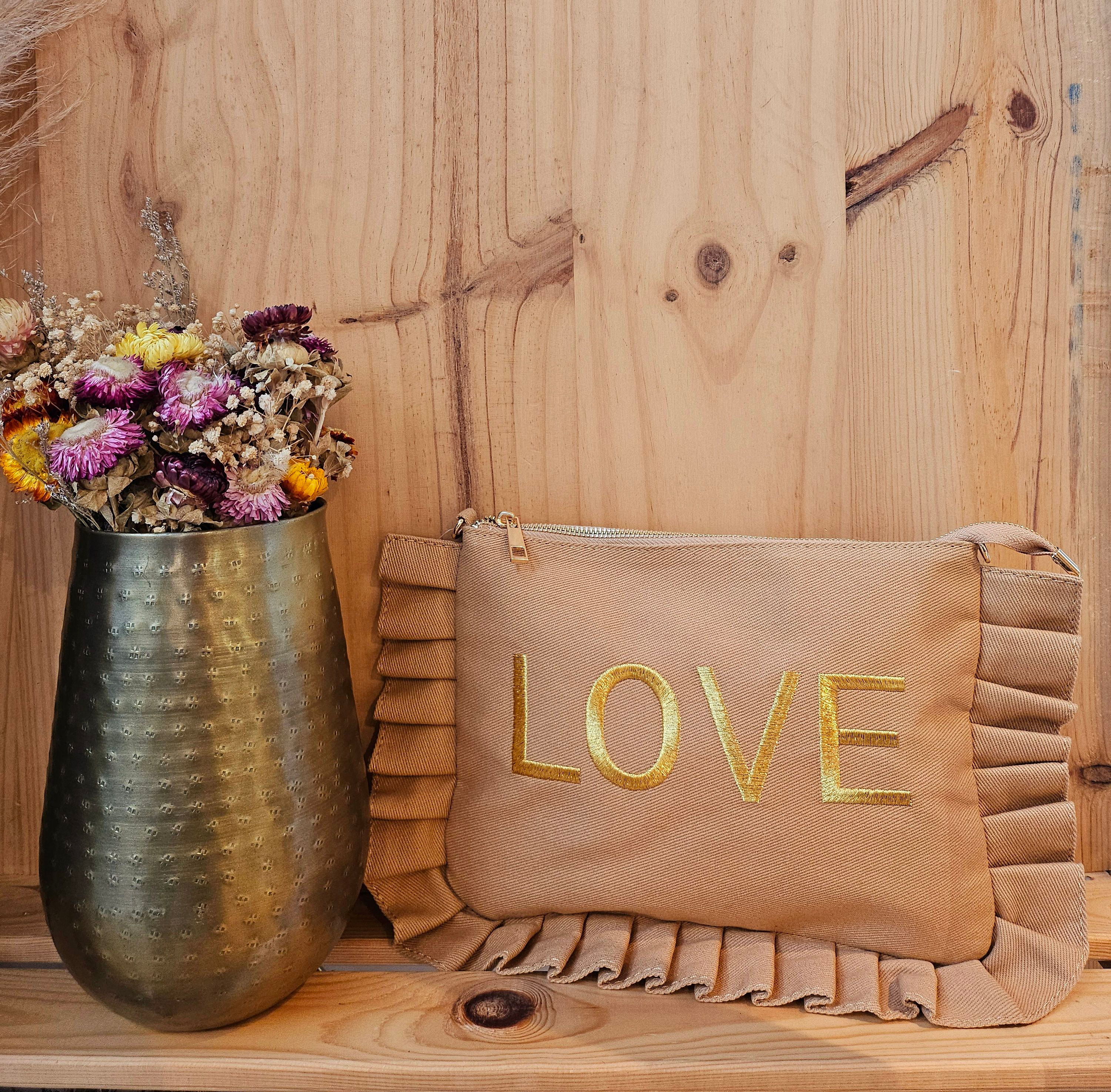 Pochette LOVE brodée en fil doré avec bandoulière – Plusieurs coloris