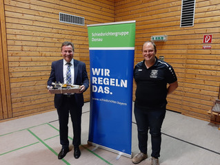 Landrat Leo Schrell in der Monatsversammlung