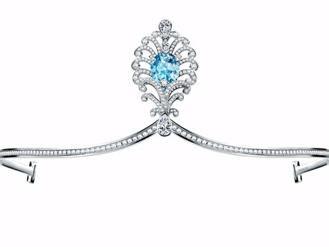 Personal shopping, woman. Trend: Tiara! My choice: