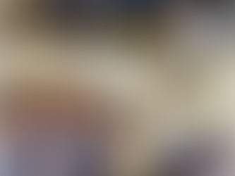 À mon tour, j’ai écrit mon prénom sur le devant de ma table !