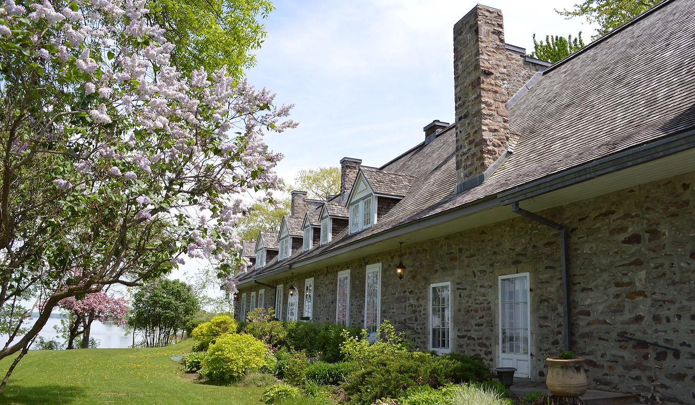 extérieur maison mai 2015-2_edited.jpg