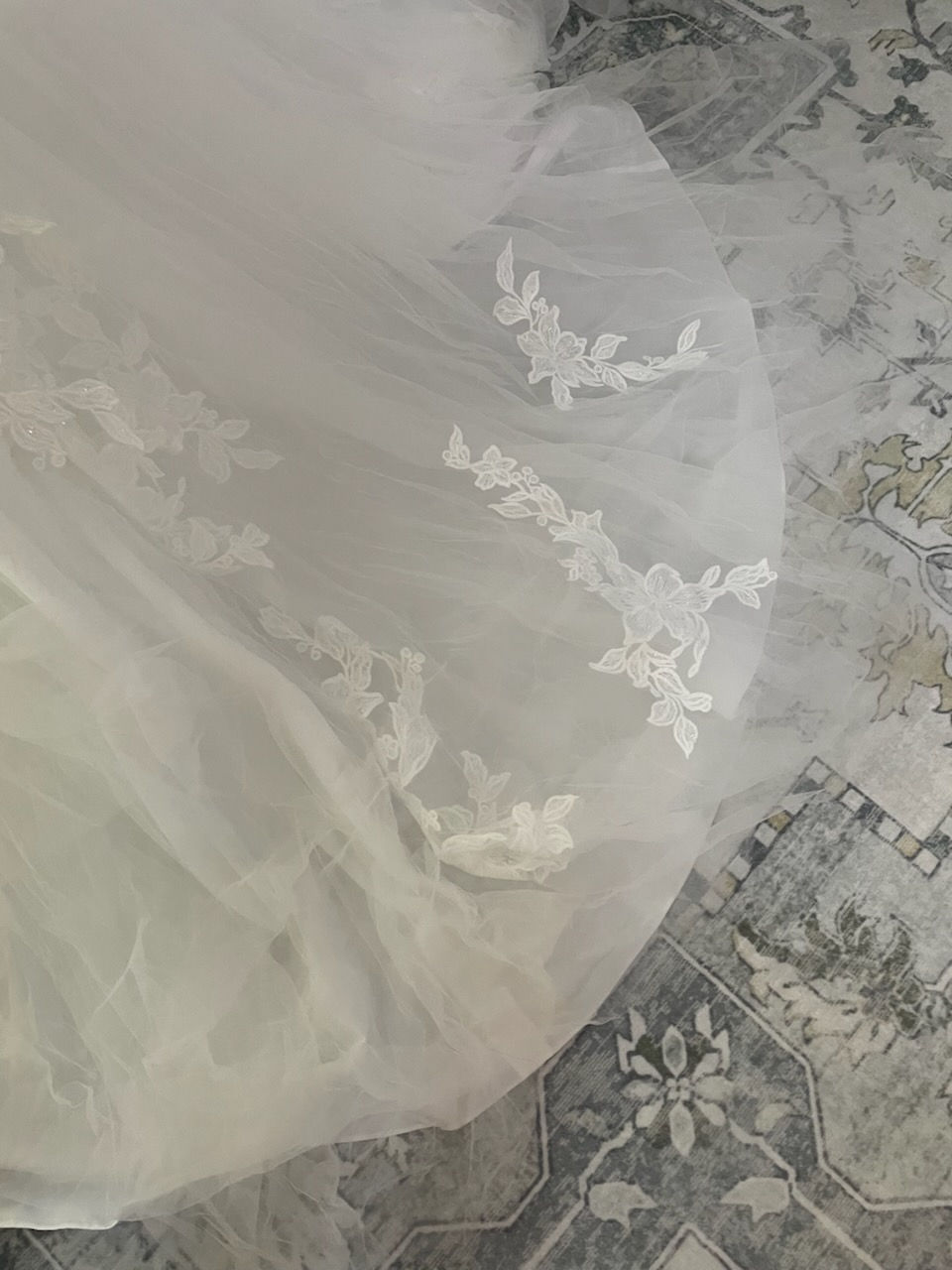 Thumbnail: Casablanca Bridal Lace Sample Gown in Ivory/Ivory