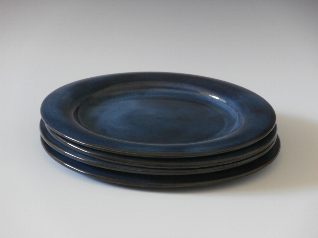 Navy blue dinner set