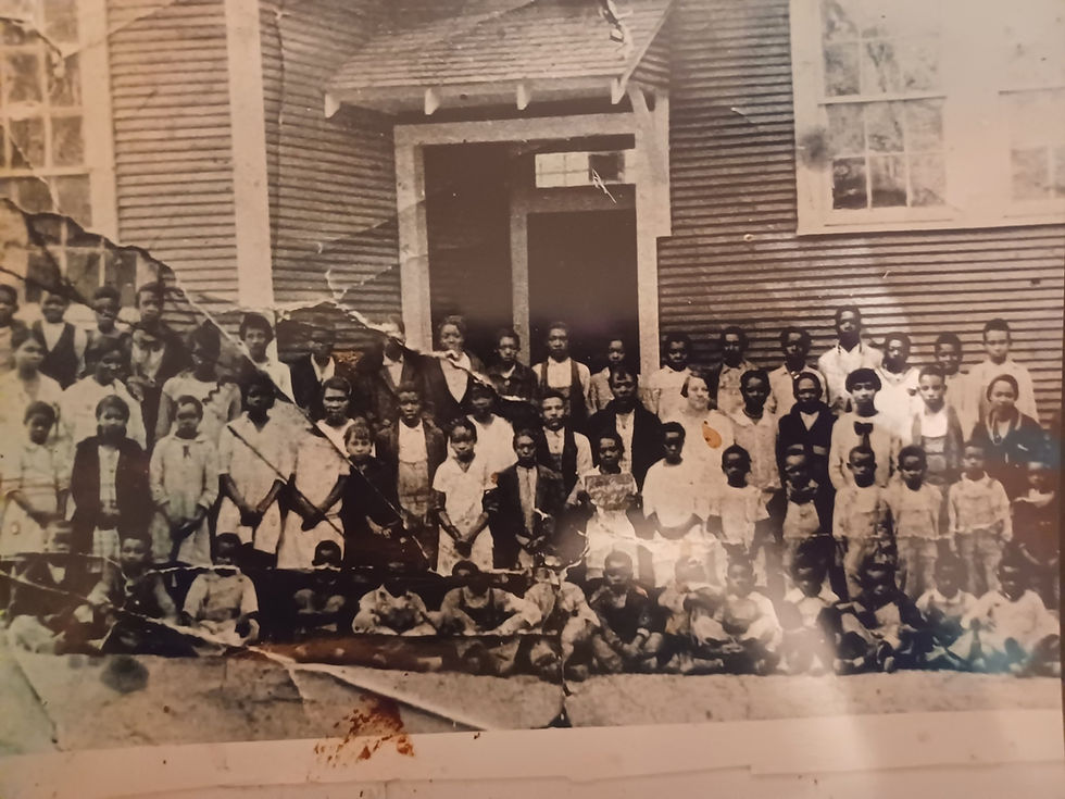 Image of the first students at Pine Grove School in Texas