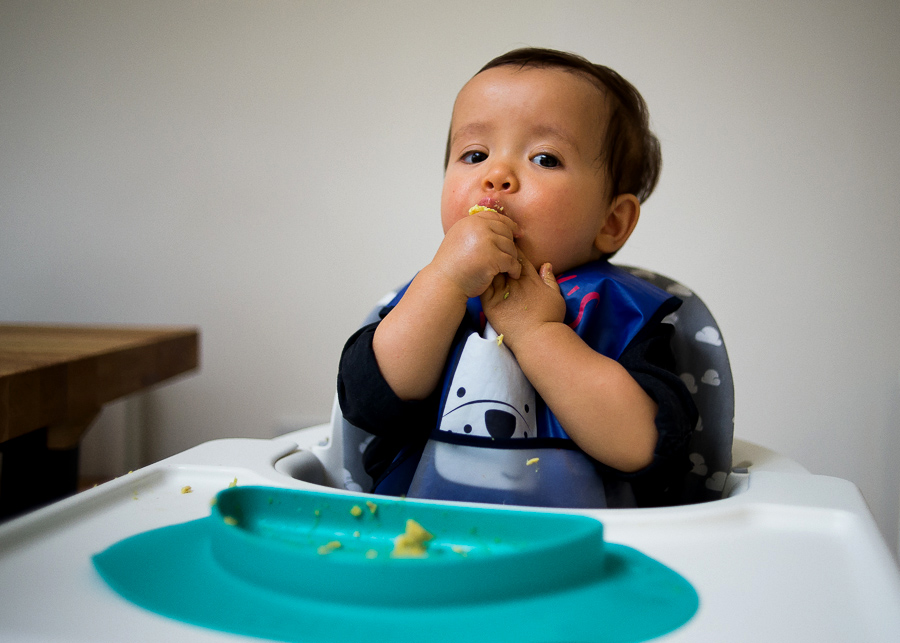 Baby eating solids - Family session at home in Dublin