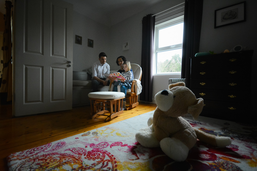 Family photoshoot at home in Dublin by Camila Lee 