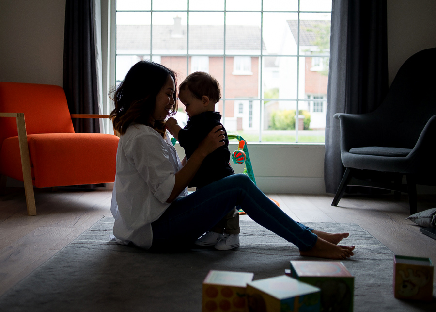 Mum and baby in the living rom - Family session at home in Dublin by Camila Lee