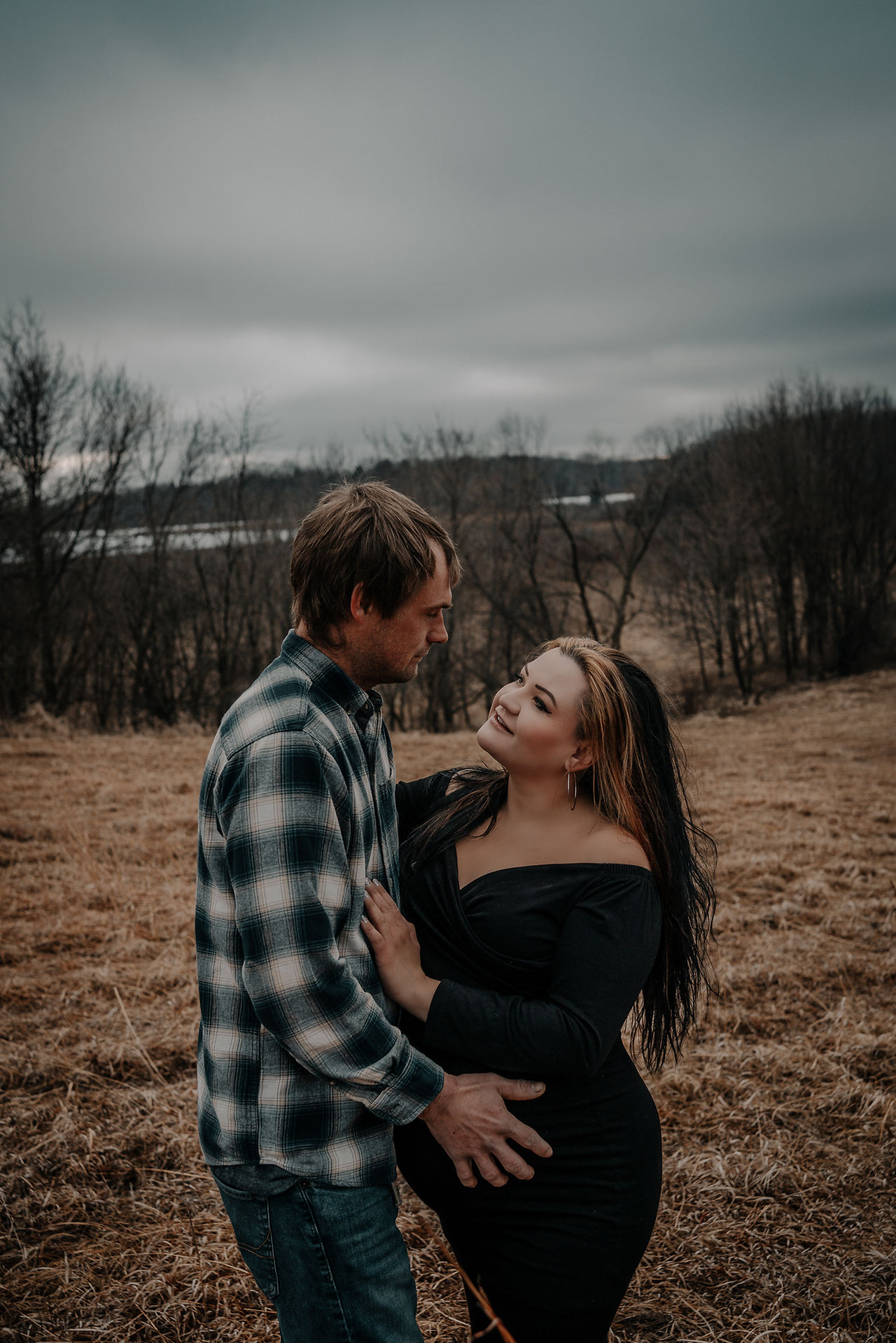 minnesota cinematic moody maternity photographer