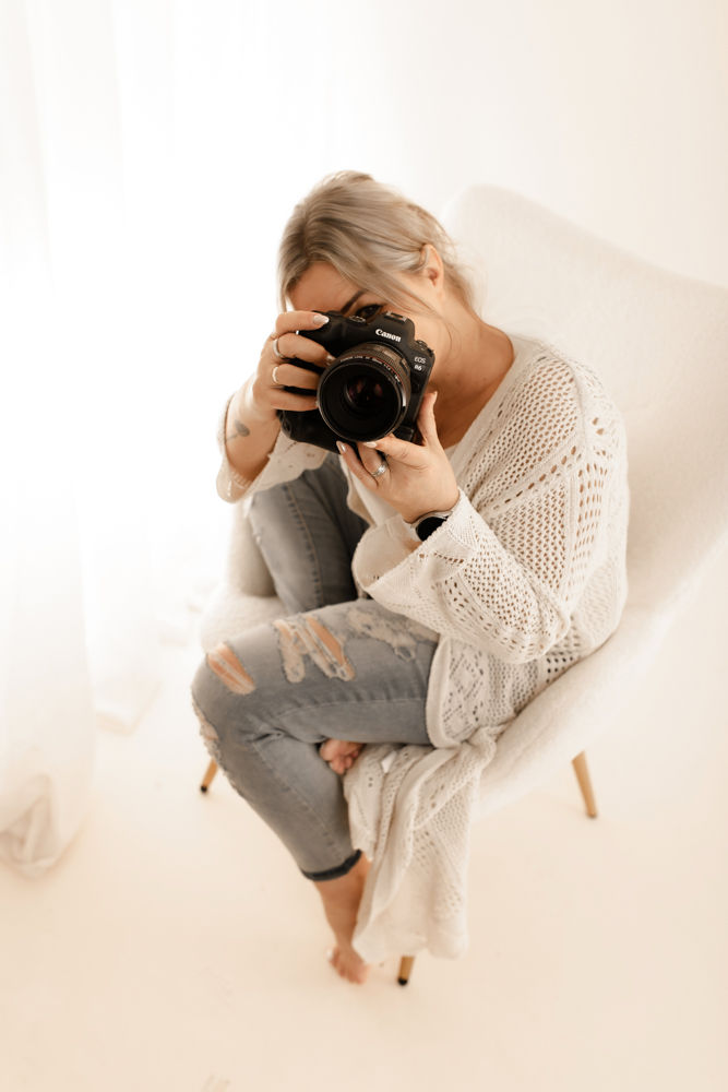 Peggy Lang mit Kamera bei einem Shooting