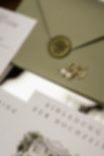 Detailfoto Ohrringe auf der Papeterie