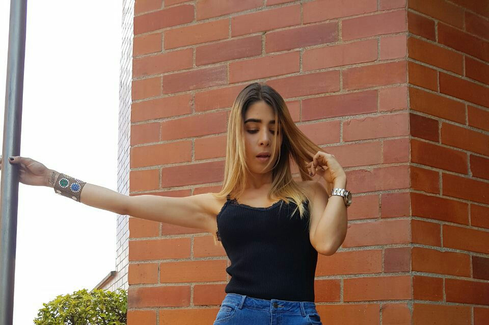 CAMISILLA NEGRA